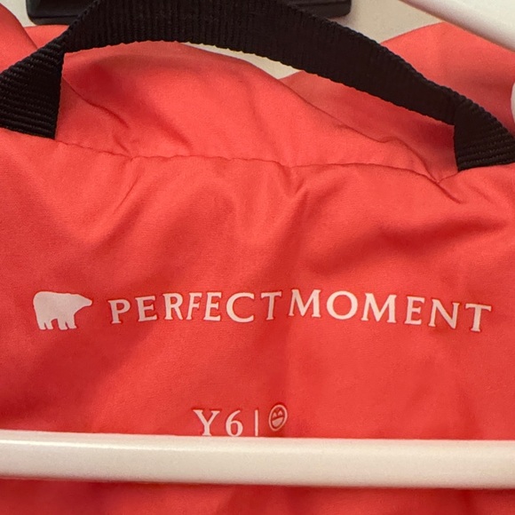 Perfect Moment ski jacket - Picture 2 of 7